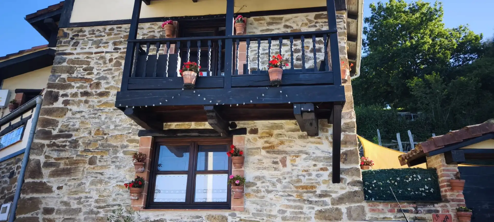 Terrassa de Casa o xalet en venda en Mieres (Asturias) amb Jardí privat, Terrassa i Traster