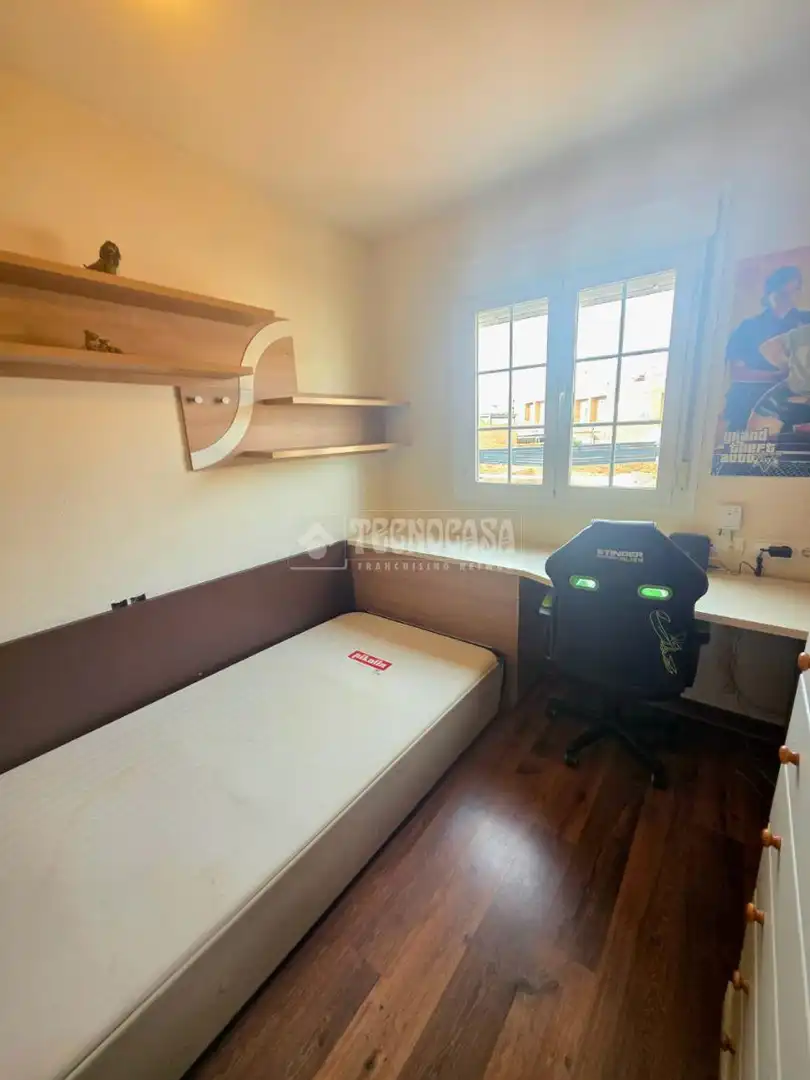 Habitación de Casa adosada en venta en  Almería Capital