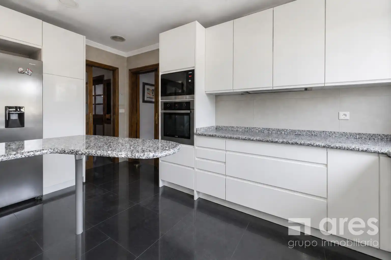 Küche von Wohnung zum Verkauf in Pozuelo de Alarcón mit Klimaanlage, Heizung und Terrasse
