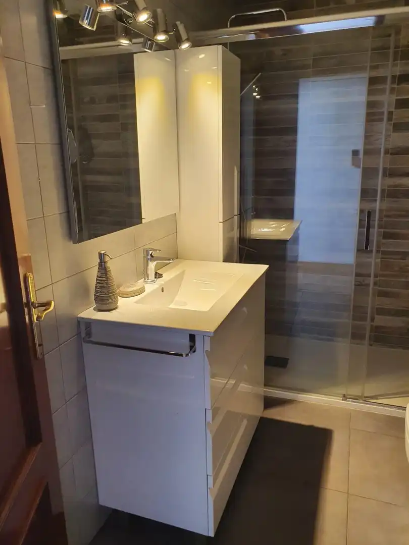 Bathroom of Houses for sale in Sabadell  with Air Conditioner, Heating and Parquet flooring