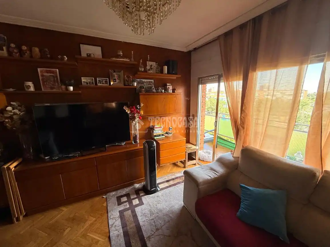 Wohnzimmer von Wohnung zum Verkauf in Madrid mit Klimaanlage, Heizung und Parkett
