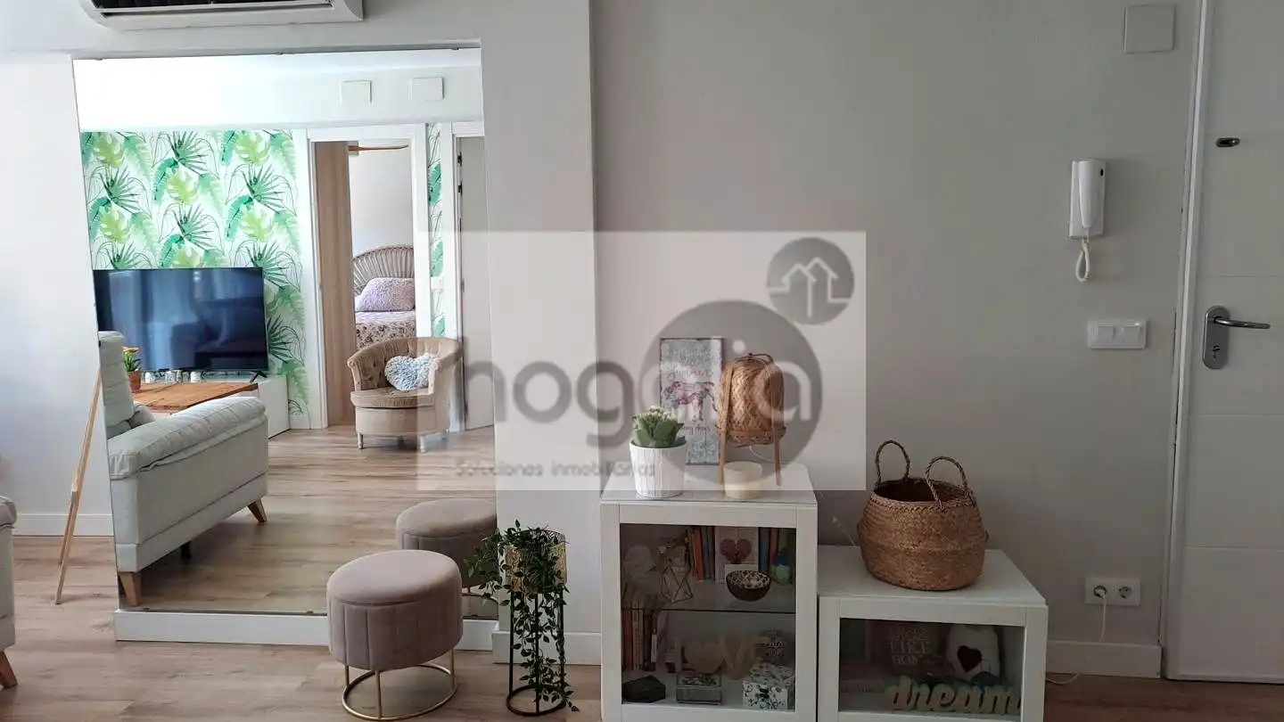 Sala de estar de Piso de alquiler en Sevilla con Aire acondicionado, Amueblado y Balcón