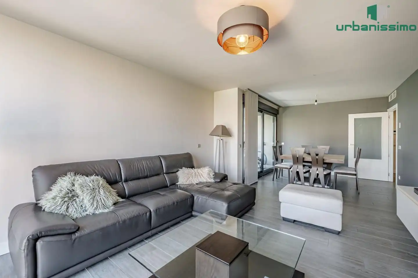 Living room of Flat for sale in Madrid  with Air Conditioner, Terrace and Storage room