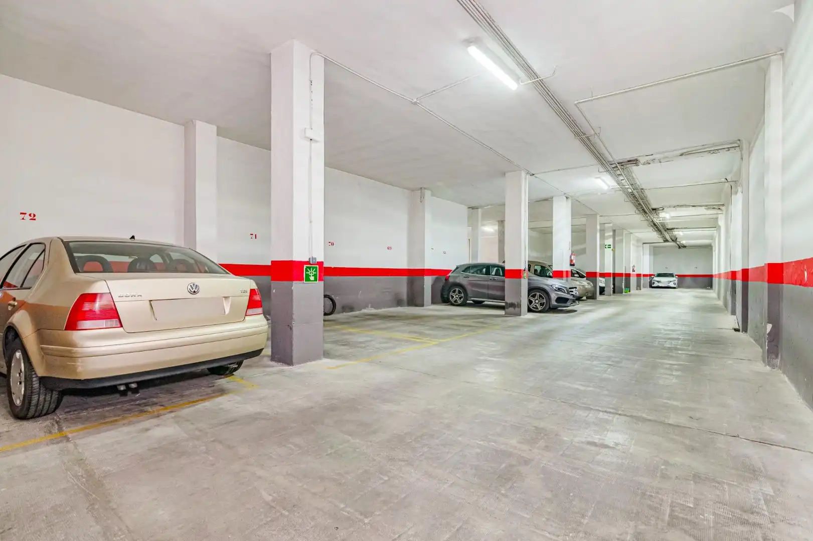 Parking de Piso en venta en Granada con Aire acondicionado, Calefacción y Balcón