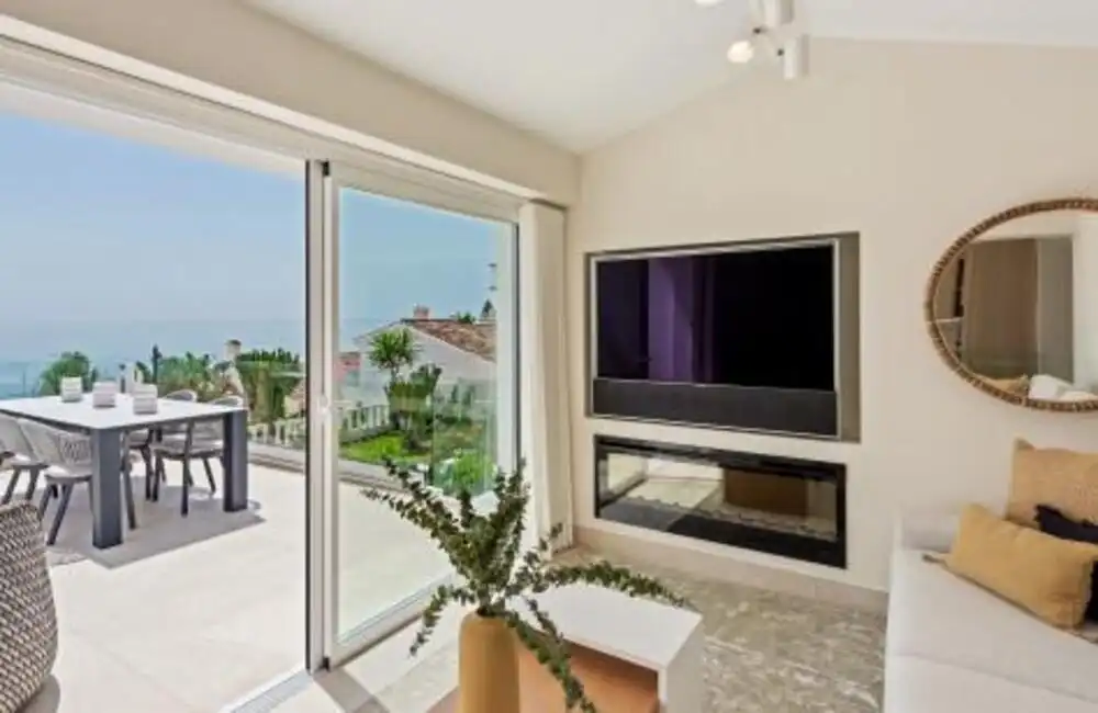 Sala de estar de Casa o chalet en venta en Estepona con Aire acondicionado, Jardín privado y Terraza