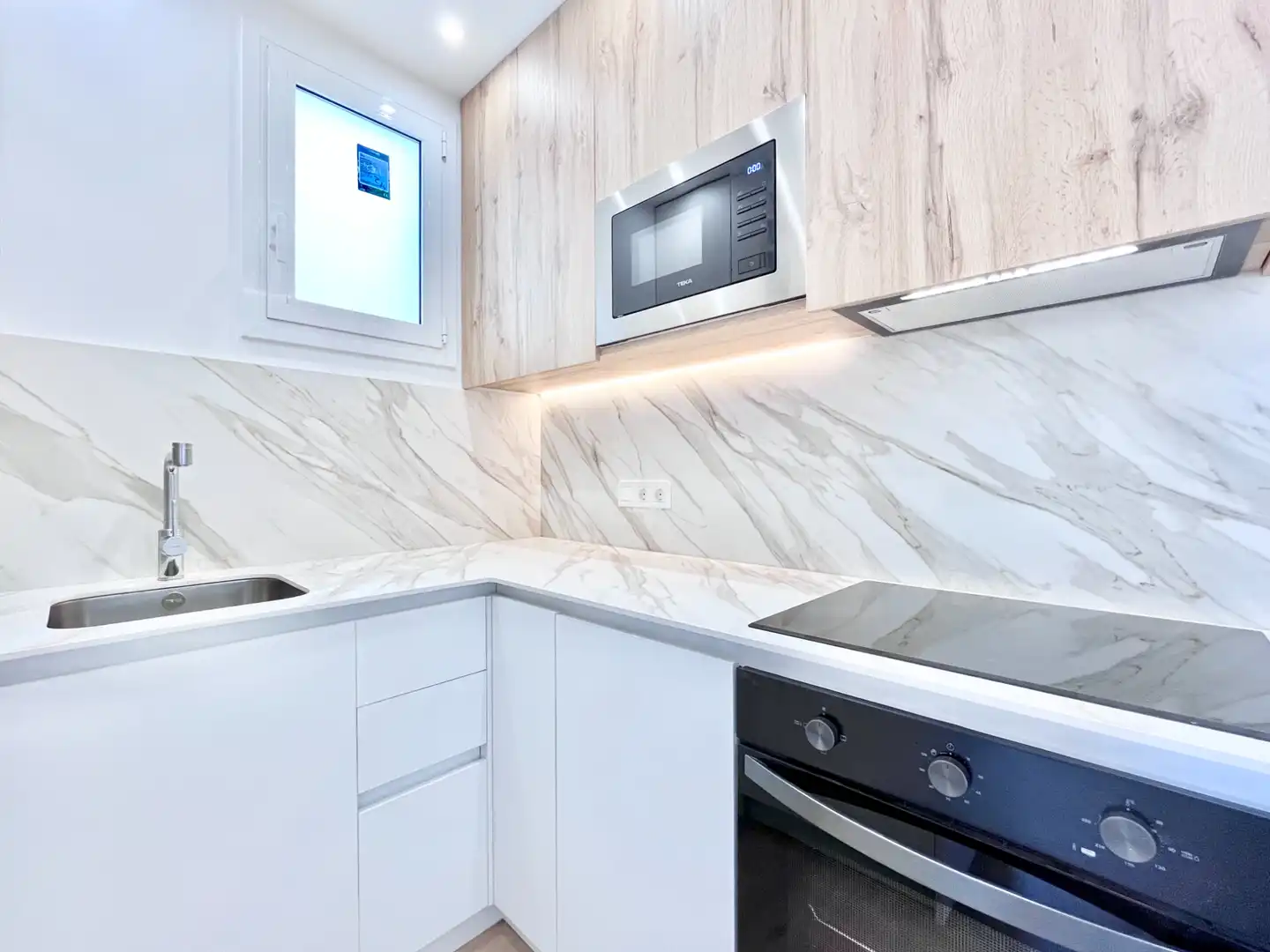 Küche von Wohnung zum Verkauf in Barcelona mit Klimaanlage, Heizung und Parkett