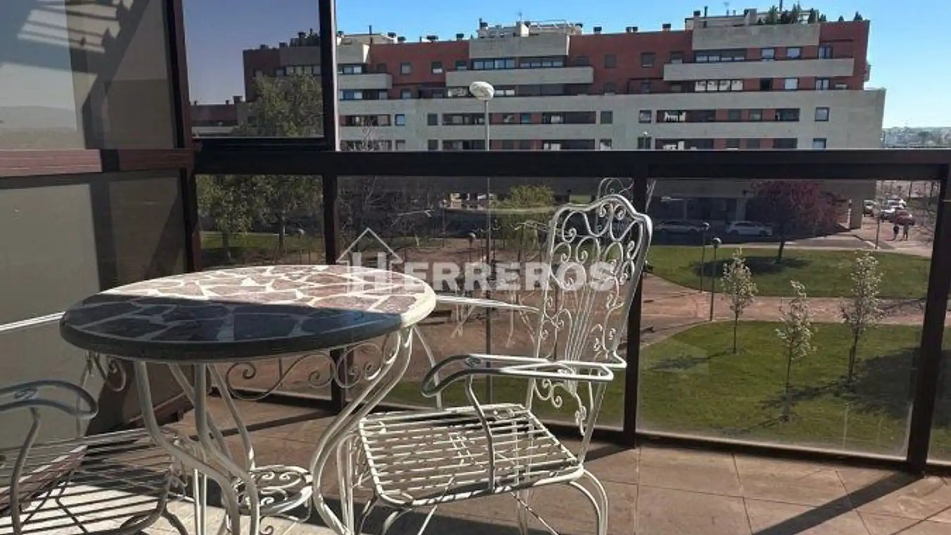 Terrassa de Apartament en venda en  Logroño amb Calefacció, Parquet i Terrassa