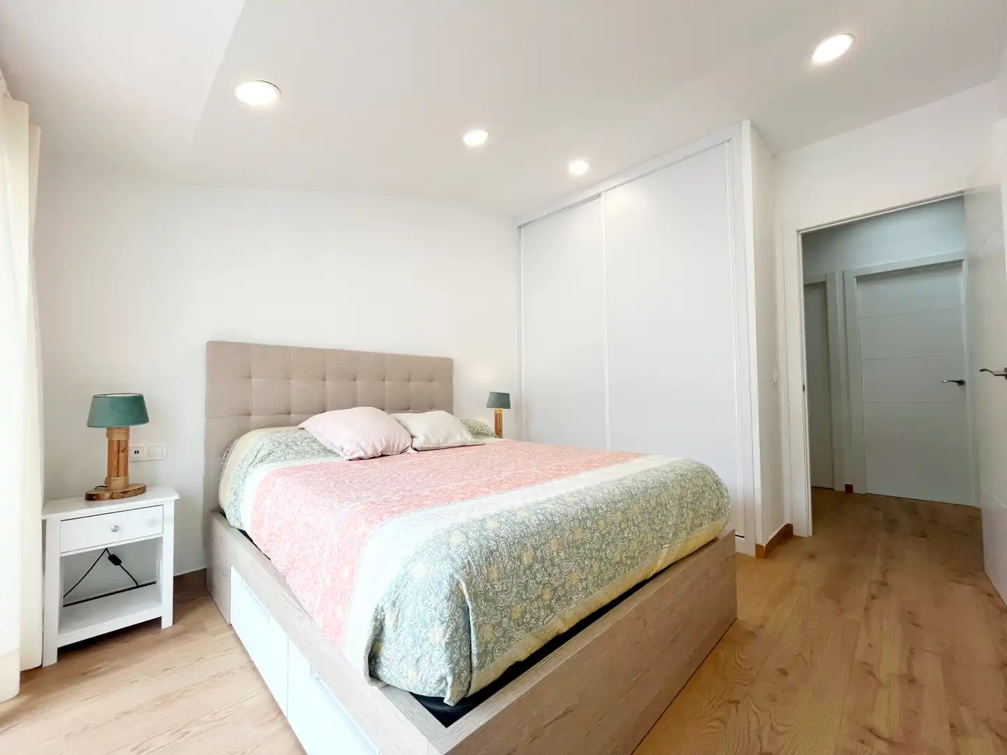 Schlafzimmer von Haus oder Chalet zum Verkauf in Sabadell mit Klimaanlage, Heizung und Terrasse