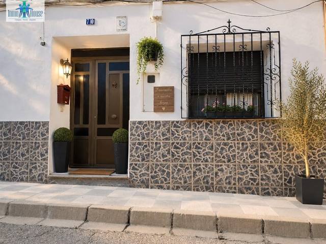 Casa-chalet en Venta en Valdeganga