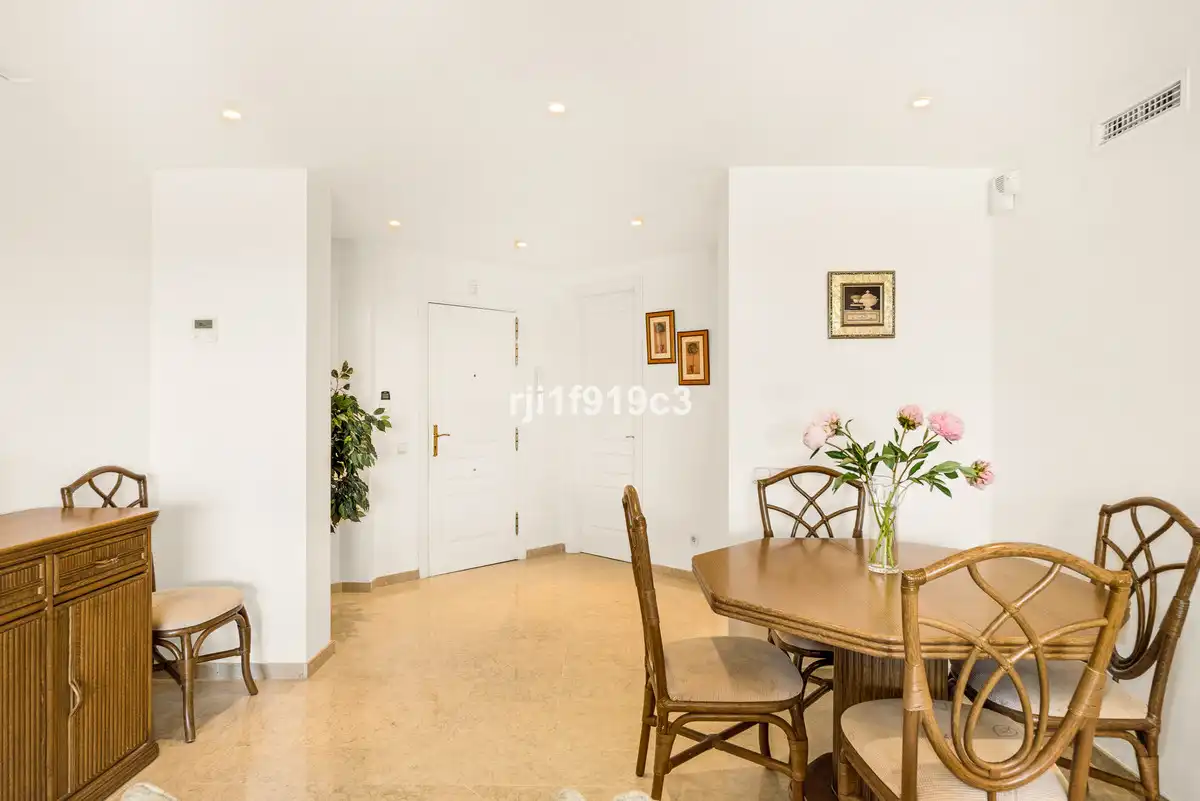 Flat with lift for sale in Elviria - Cabopino, imagen 3