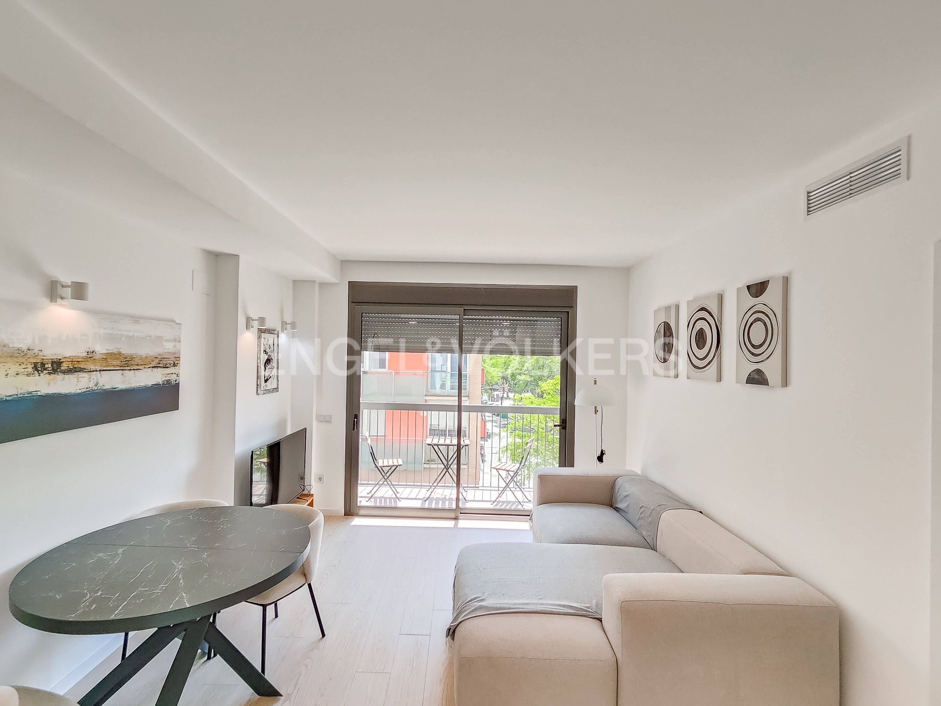 Exterior view of Apartment for sale in Sant Adrià de Besòs  with Air Conditioner, Heating and Parquet flooring
