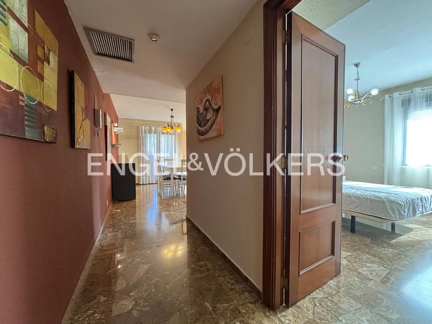 Wohnung zur Miete in Valencia mit Klimaanlage, Heizung und Balkon