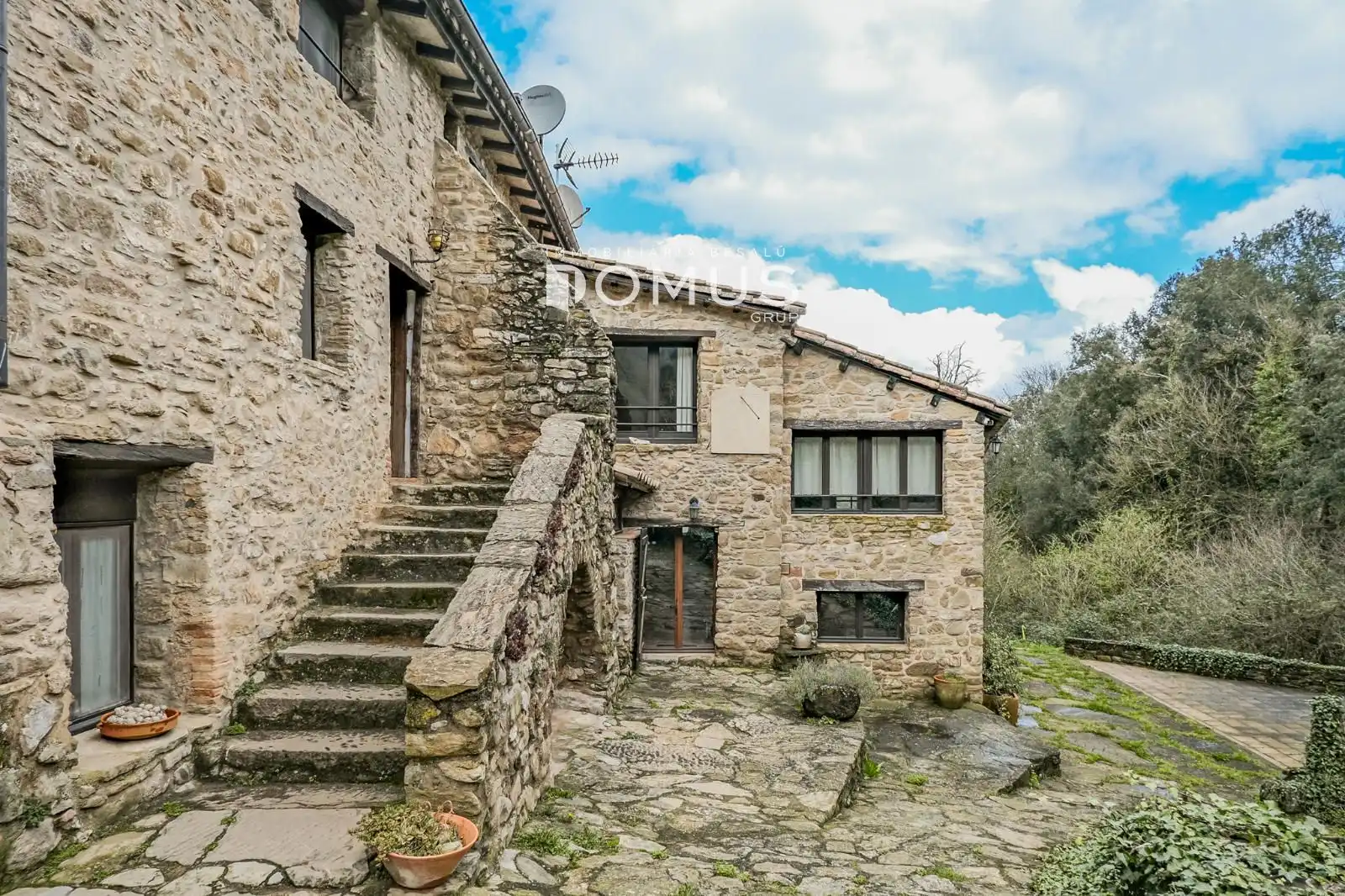 Vista exterior de Finca rústica en venta en Santa Pau con Calefacción, Parquet y Piscina