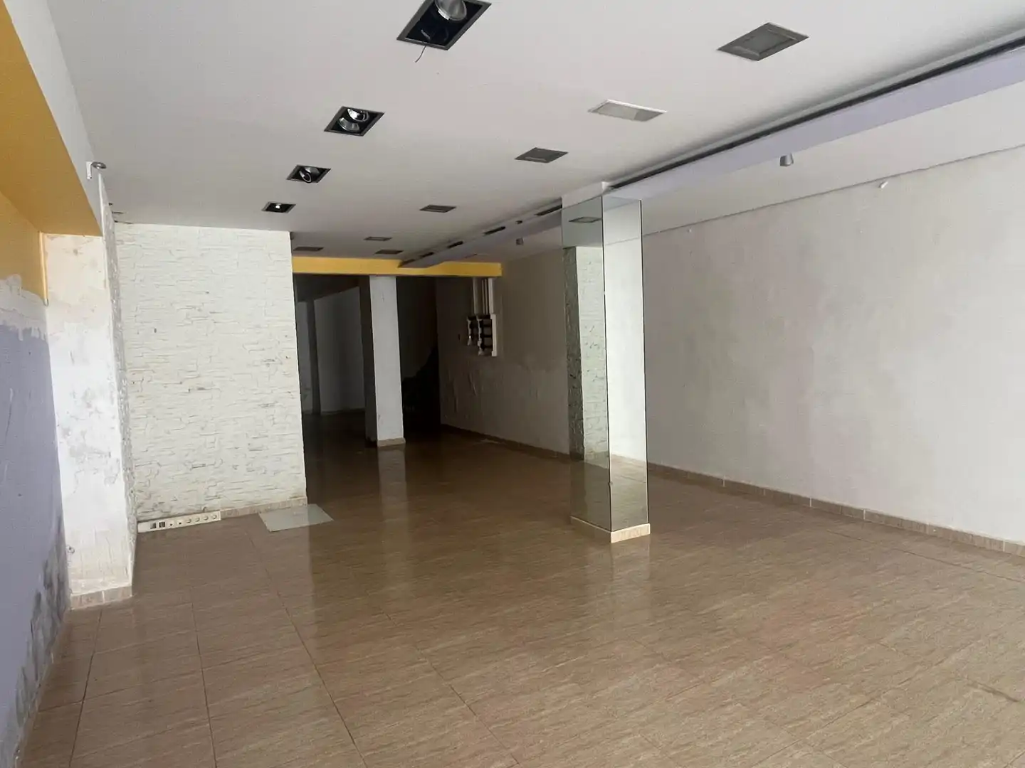 Business premises for sale in de Roger de Llúria, imagen 5