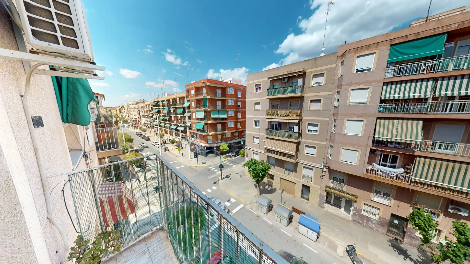 Vista exterior de Pis en venda en Elche / Elx amb Balcó