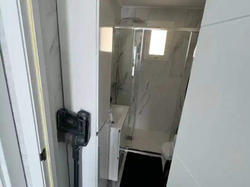 Bany de Dúplex en venda en Torrevieja amb Aire condicionat, Piscina i Balcó