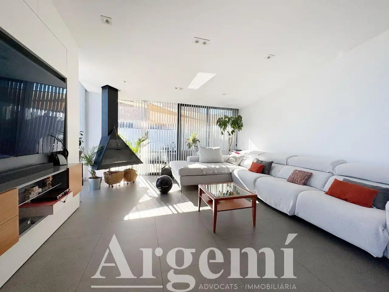 Sala d'estar de Casa o xalet en venda en Palau-solità i Plegamans amb Aire condicionat, Calefacció i Jardí privat
