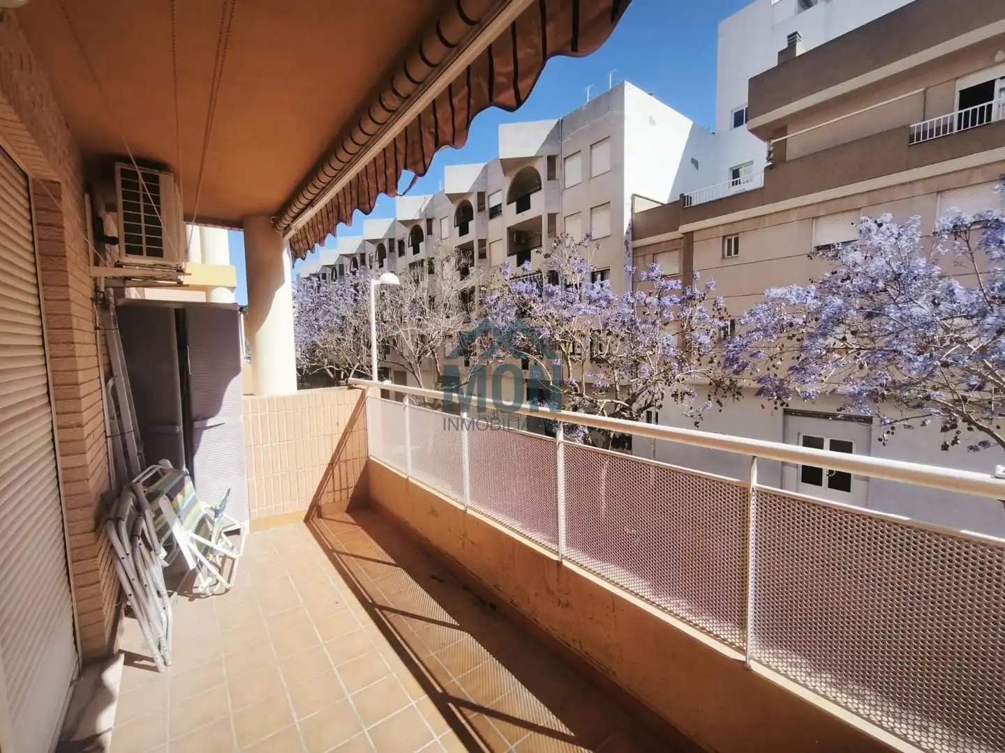 Vista exterior de Piso en venta en Sagunto / Sagunt con Aire acondicionado, Calefacción y Terraza