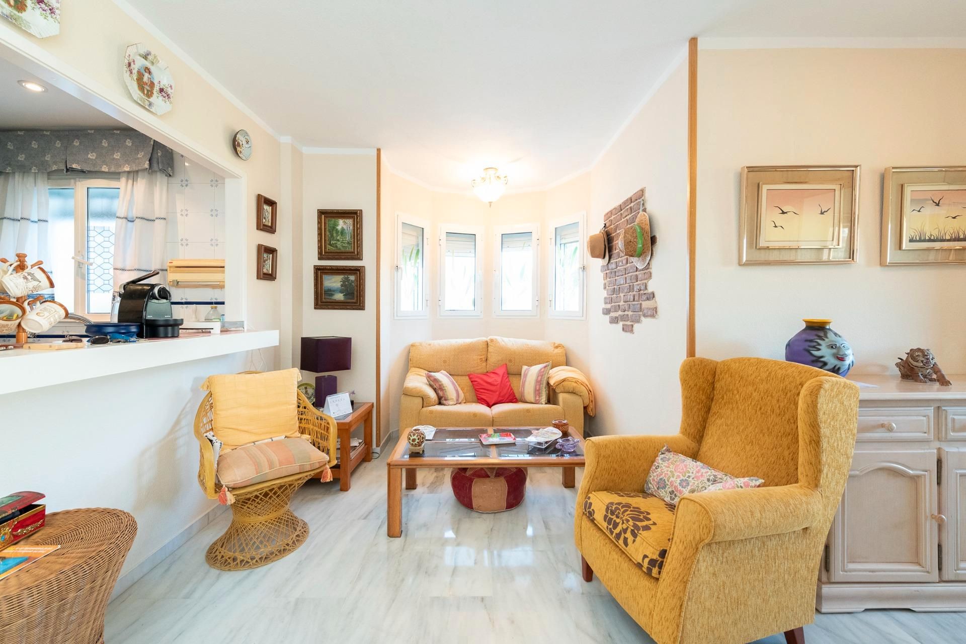 Sala d'estar de Àtic en venda en Benalmádena amb Piscina comunitària