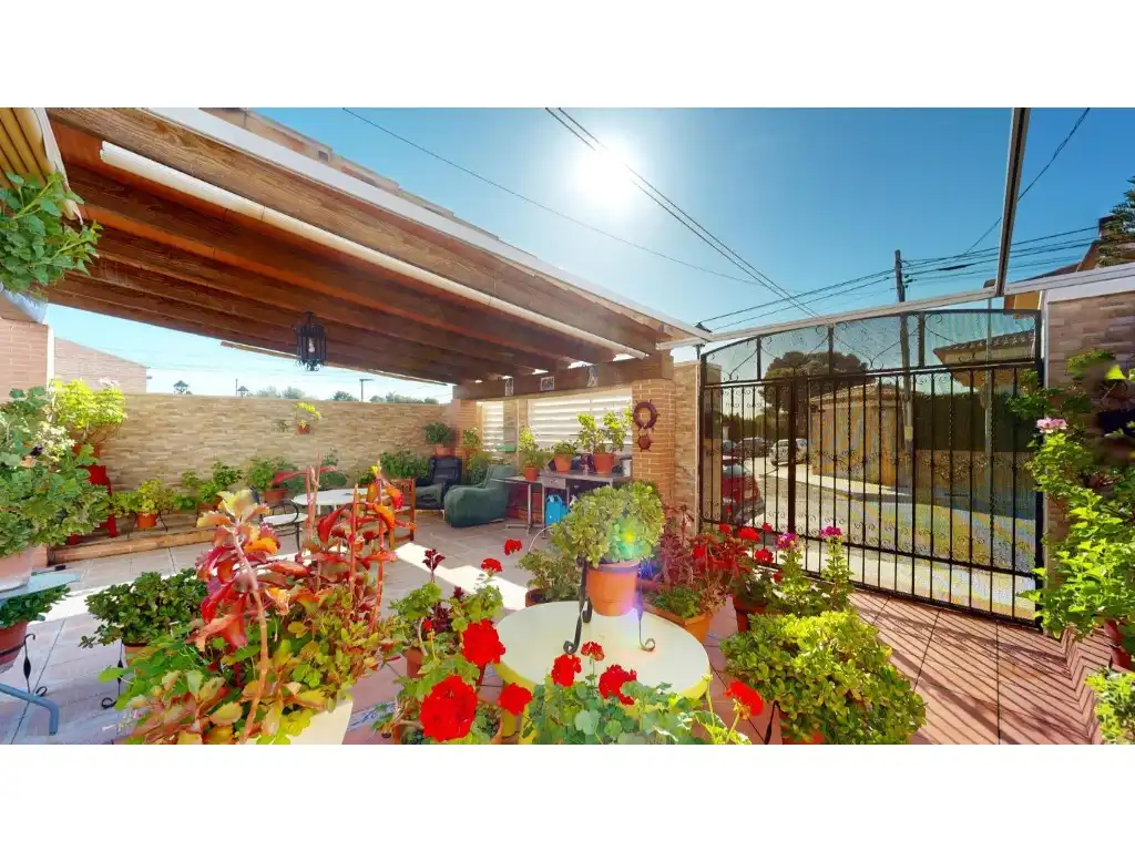 Terrassa de Casa adosada en venda en Torrent amb Aire condicionat, Calefacció i Jardí privat