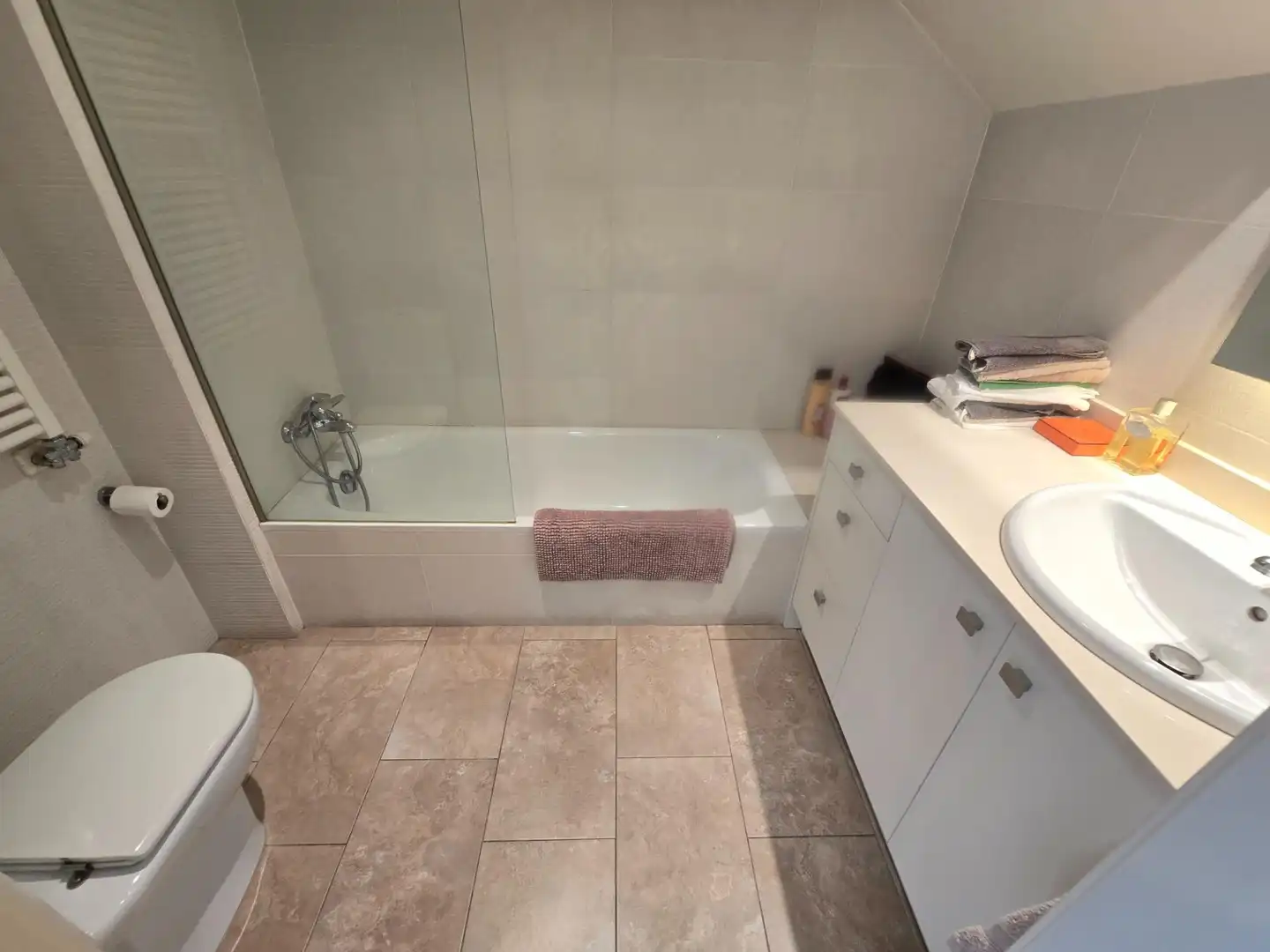 Bathroom of Duplexes for rent in El Masnou  with Air Conditioner, Heating and Private garden