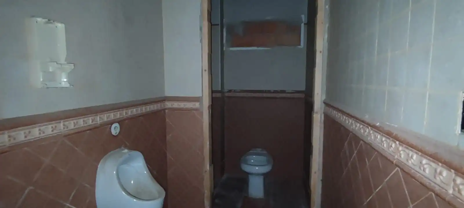 Badezimmer von Geschaftsraum zum Verkauf in El Carpio