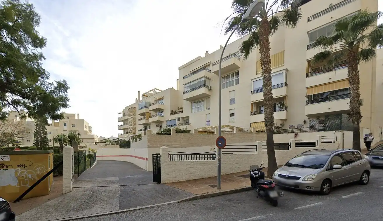 Vista exterior de Traster en venda en Benalmádena