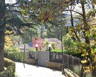 Vista exterior de Casa o xalet en venda en Candelario amb Jardí privat