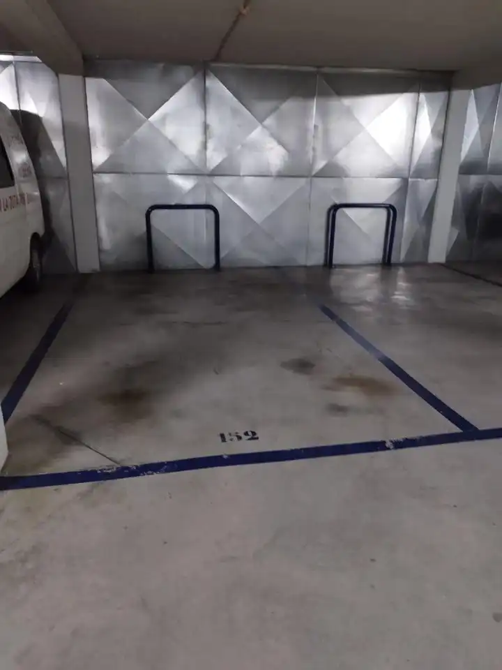 Parkplatz zum Verkauf in Calle Margarita de Navarra, imagen 2
