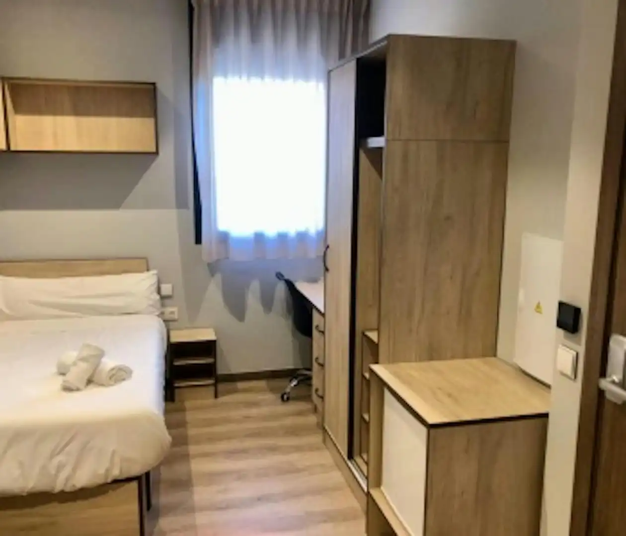 Schlafzimmer von Gebäude zur Miete in Sevilla