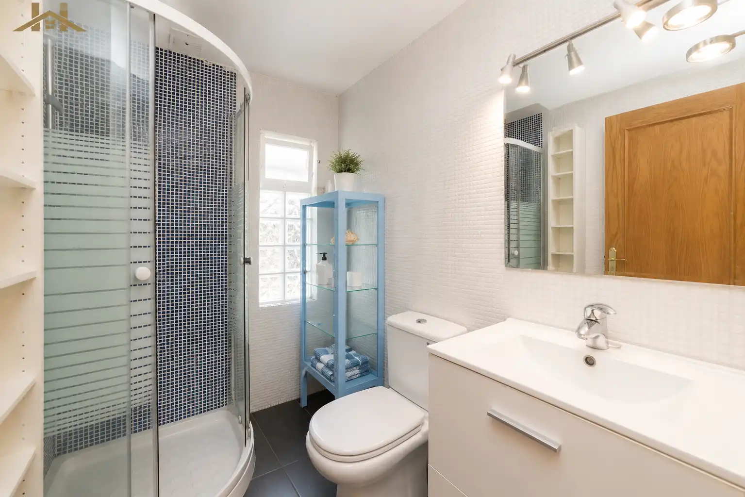 Baño de Casa adosada en venta en Leganés con Aire acondicionado, Calefacción y Jardín privado