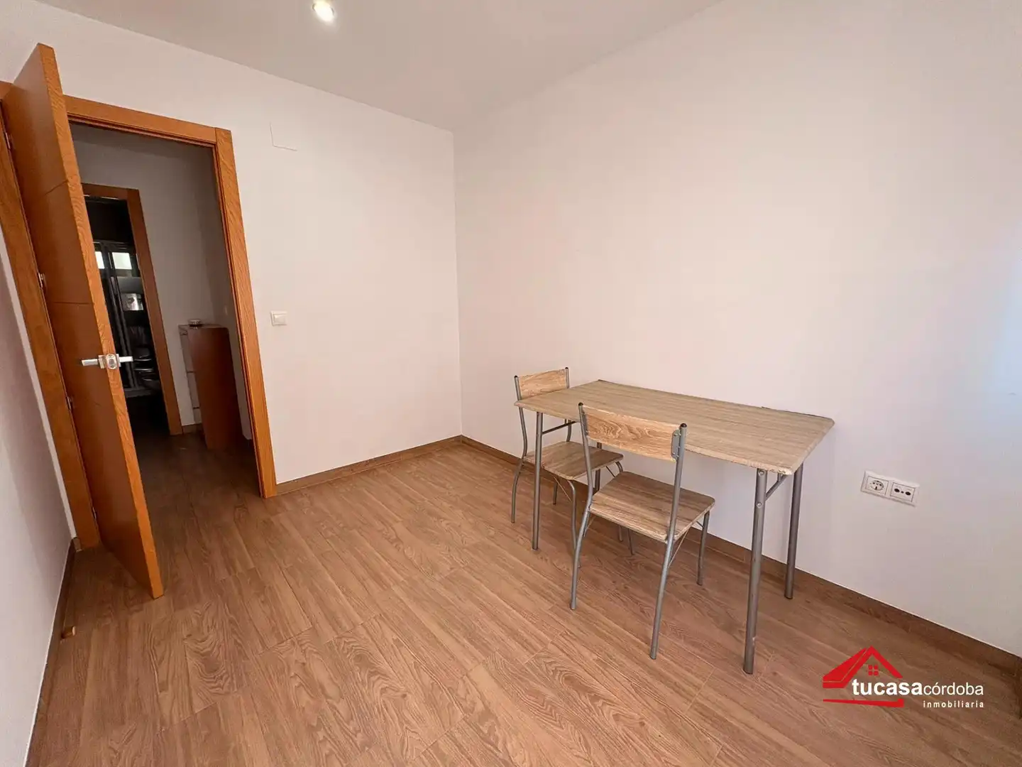 Piso de alquiler en Santa Rosa - Valdeolleros
