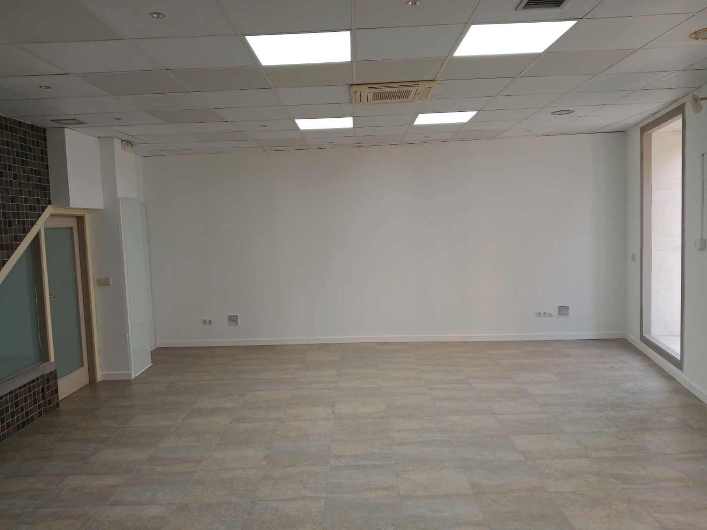 Oficina de lloguer en Tudela amb Aire condicionat i Internet