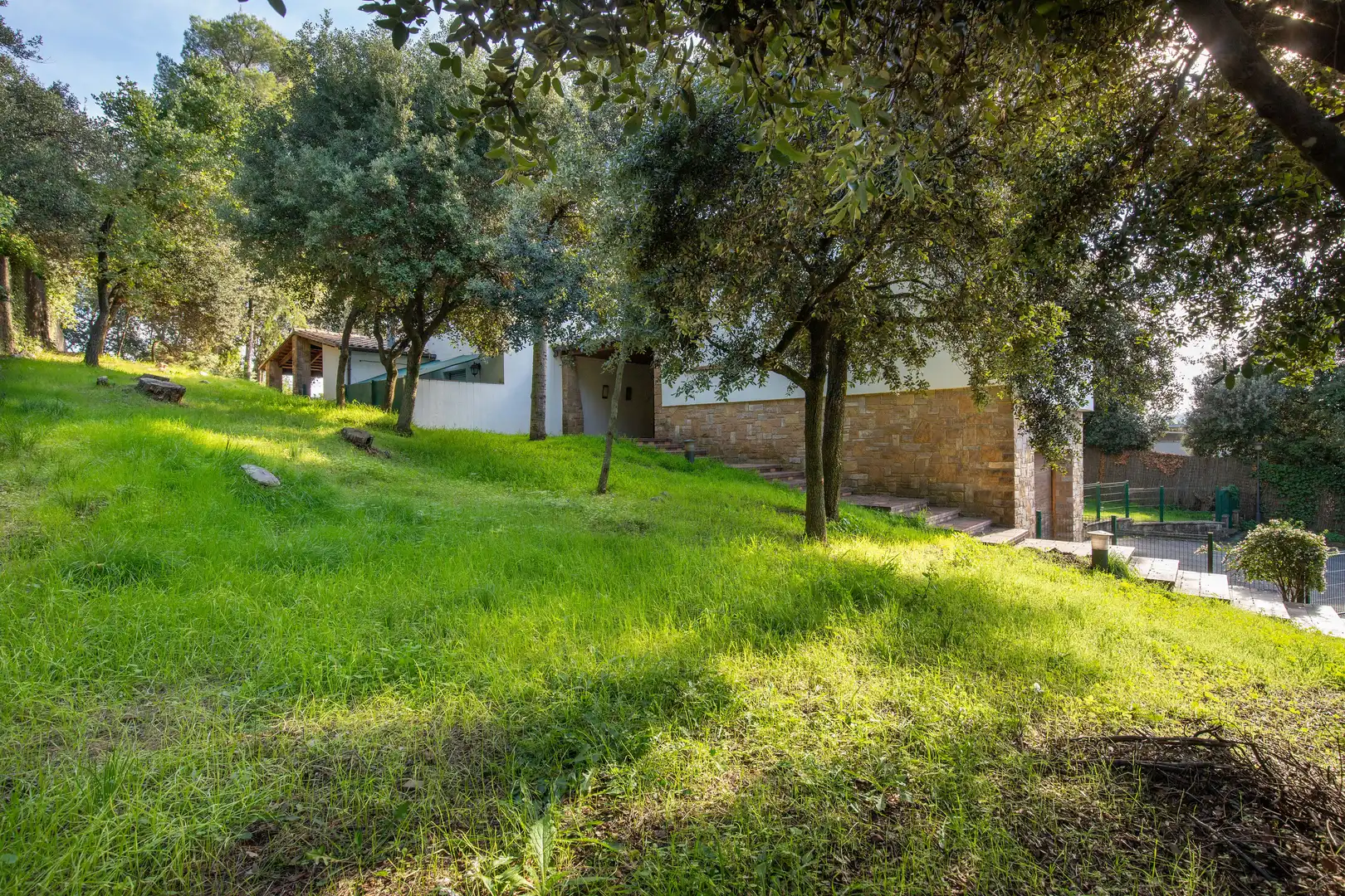 Vista exterior de Casa o xalet en venda en Matadepera amb Calefacció, Jardí privat i Traster