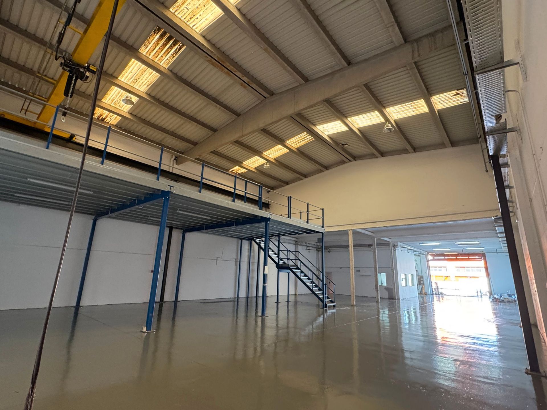 Nave industrial de alquiler en Carrer del Samontà, Sant Joan - TV3