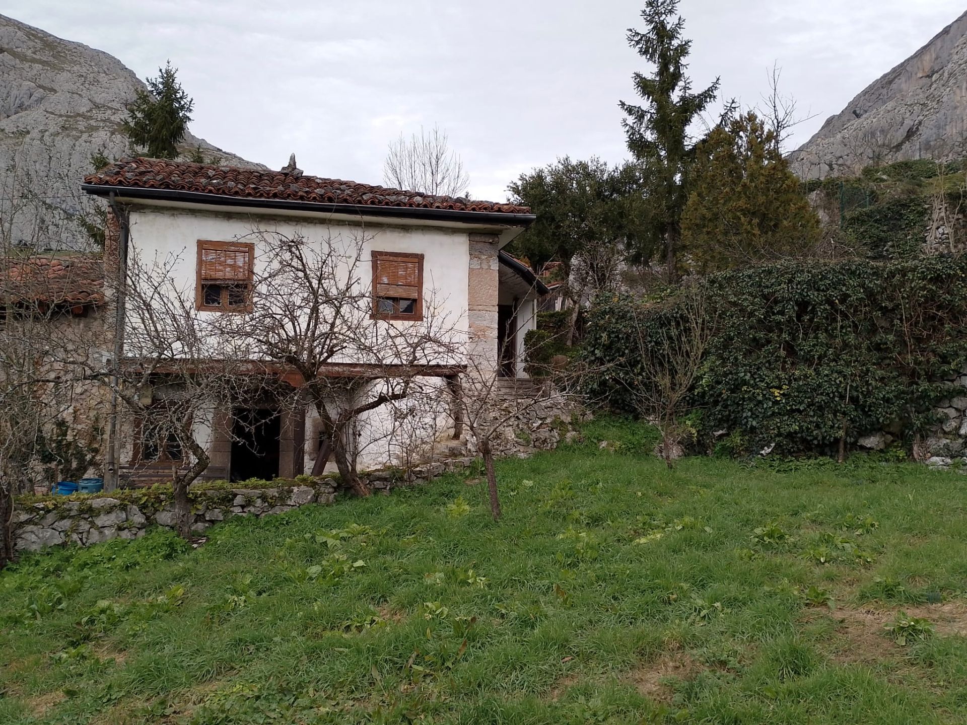 Country house zum verkauf in Entrago, 8, Teverga