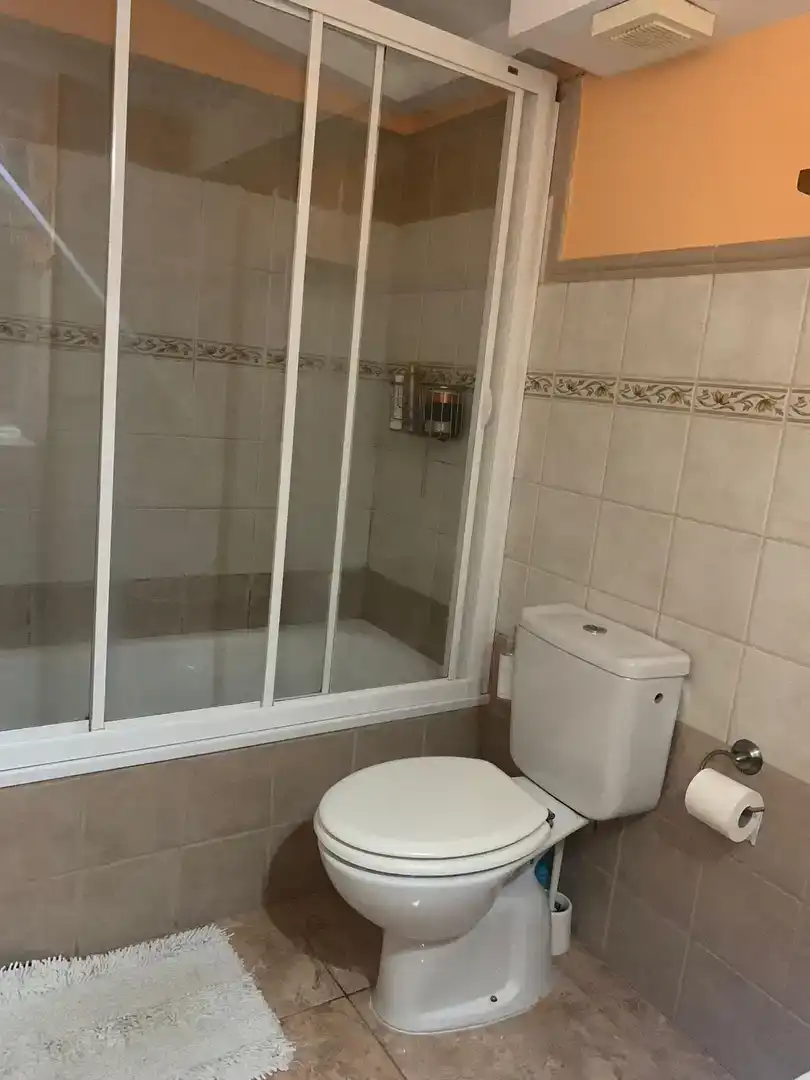 Bany de Pis de lloguer en Telde amb Parquet i Moblat