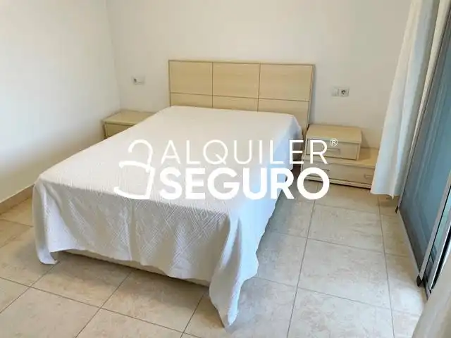 Dormitori de Pis de lloguer en Dénia amb Aire condicionat, Terrassa i Traster