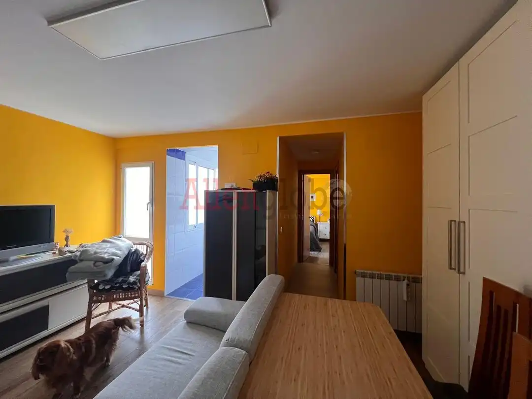 Habitación de Apartamento en venta en Oviedo  con Calefacción
