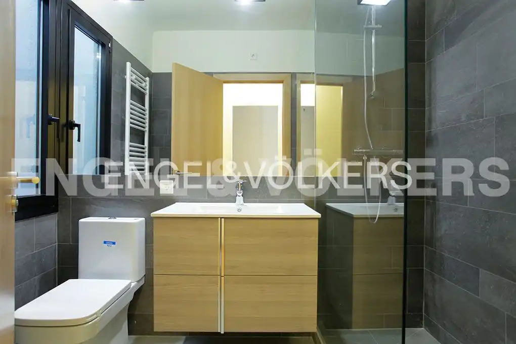 Baño de Casa o chalet en venta en Barcelona con Calefacción y Jardín privado