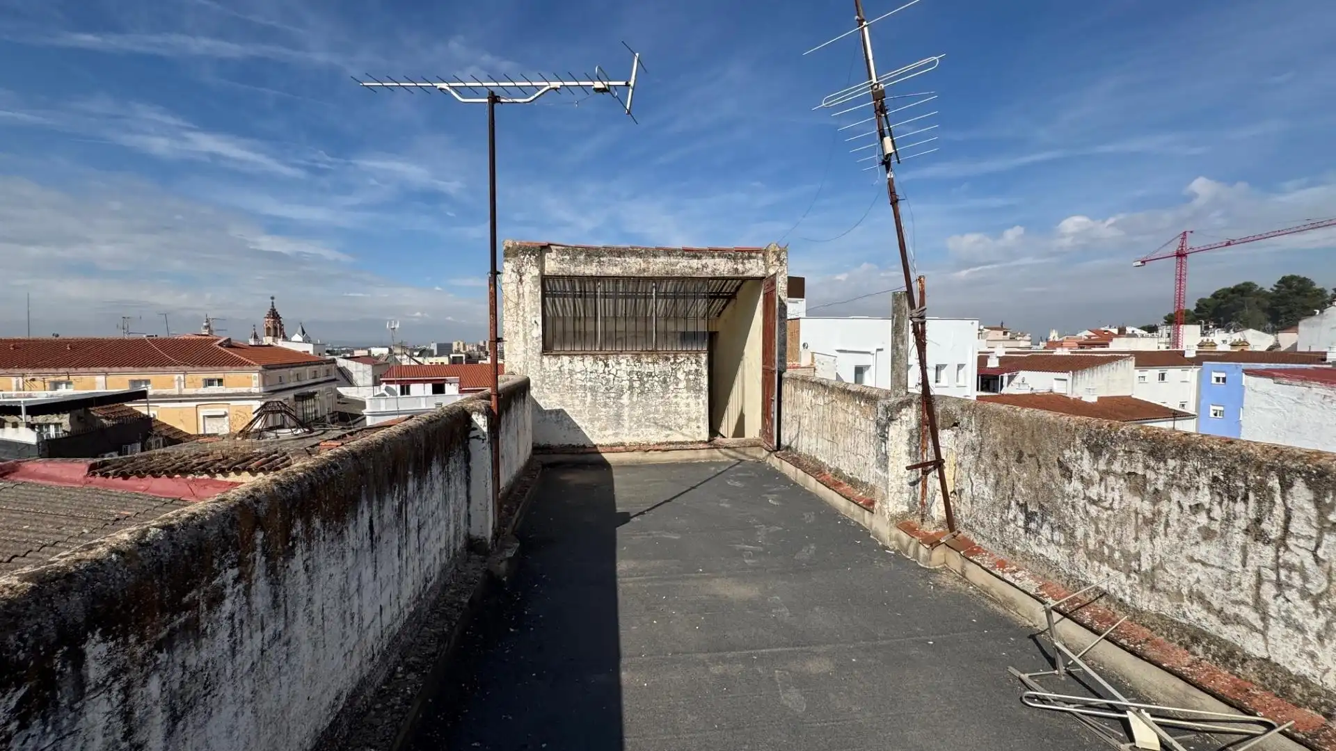 Vista exterior de Casa o xalet en venda en Badajoz amb Terrassa, Traster i Balcó
