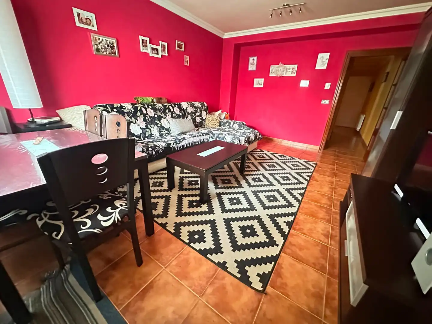 Sala d'estar de Casa adosada en venda en Cigales amb Calefacció, Forn i Rentadora