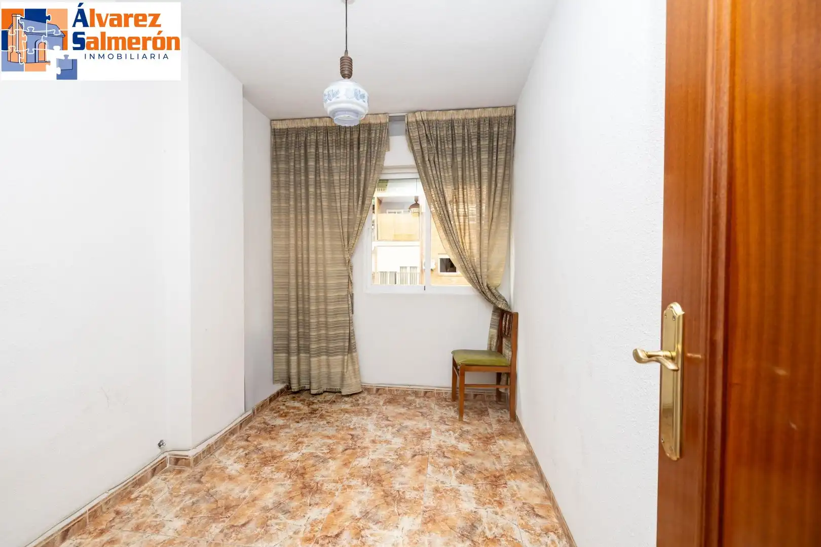 Bedroom of Flat for sale in Granada  with Terrace and Furnished