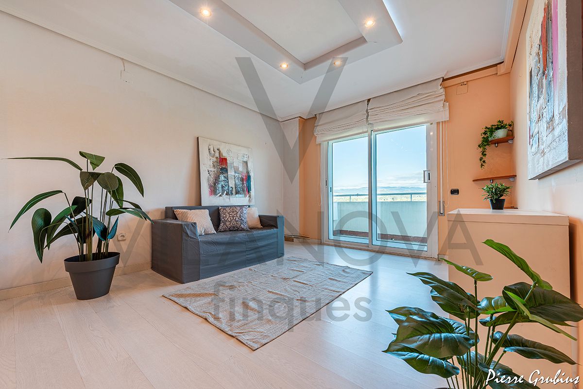 Bedroom of Flat for sale in Valls  with Air Conditioner, Heating and Terrace