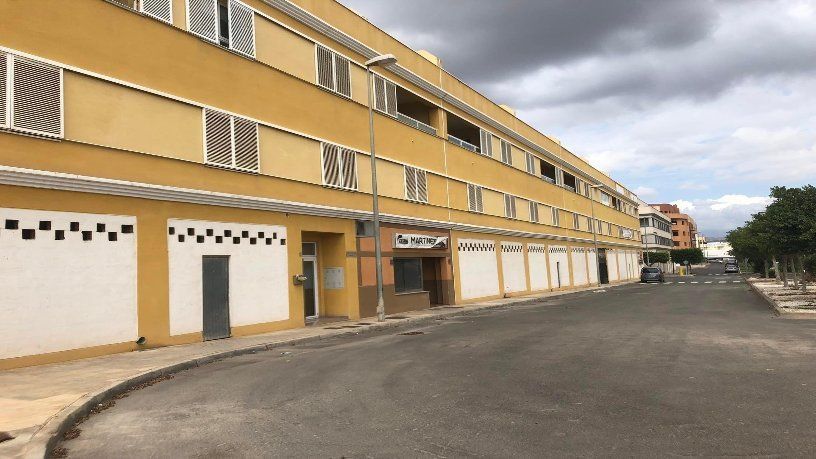 Vista exterior de Oficina en venda en  Almería Capital