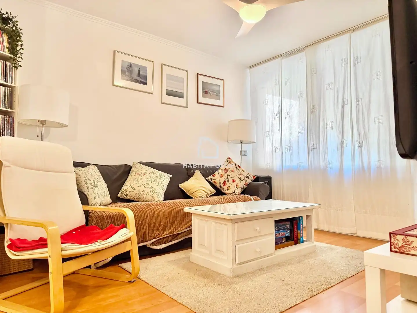 Wohnzimmer von Wohnung zum Verkauf in Girona mit Heizung, Privatgarten und Abstellraum