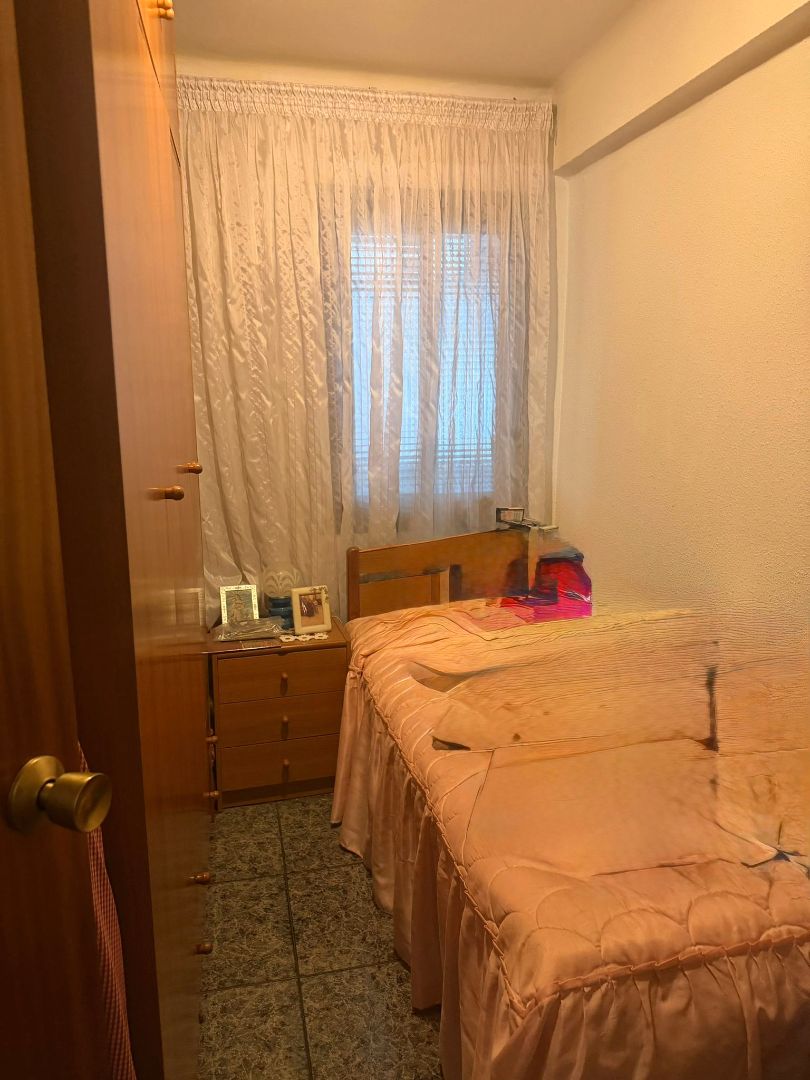 Dormitori de Pis en venda en Granollers amb Calefacció, Moblat i Forn