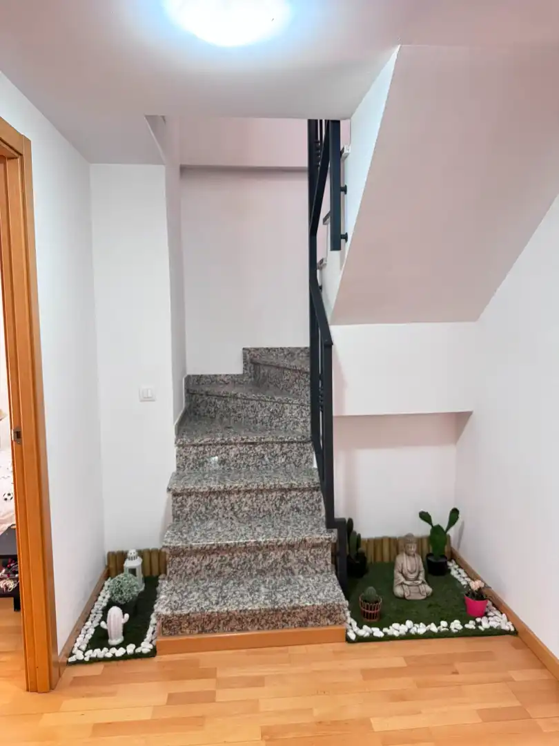 Maisonette zum Verkauf in La Muela mit Klimaanlage, Heizung und Privatgarten