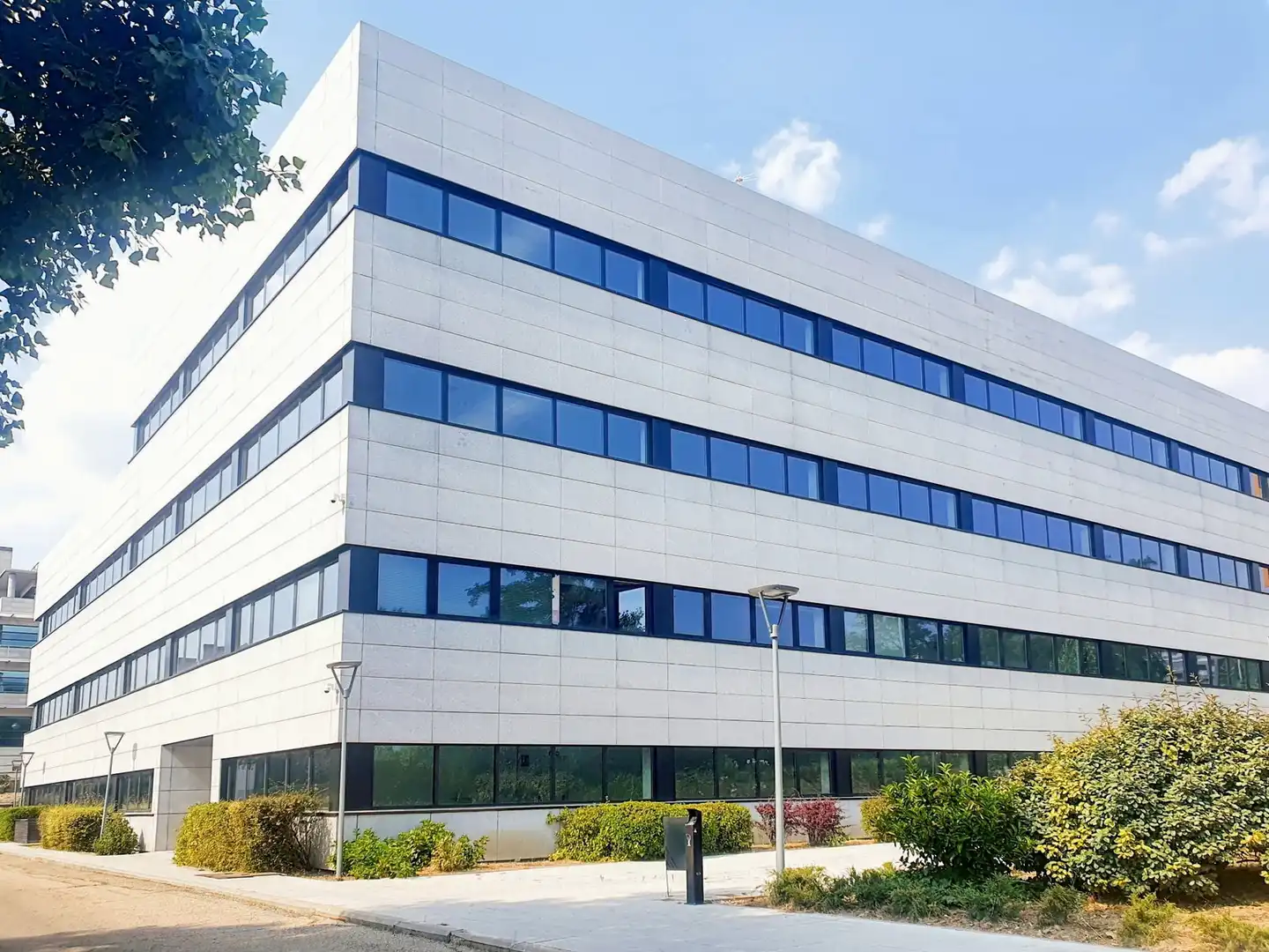 Außenansicht von Büro zur Miete in Las Rozas de Madrid mit Klimaanlage, Heizung und Möbliert