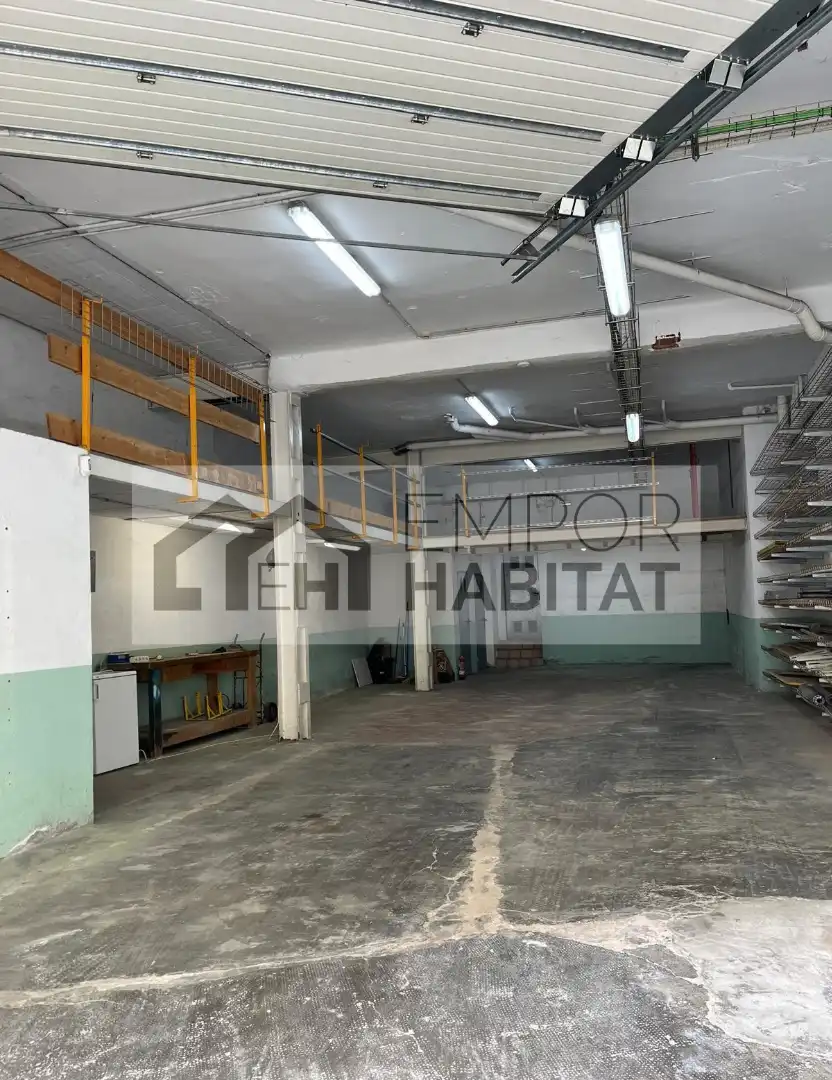 Nau industrial en venda en Llançà